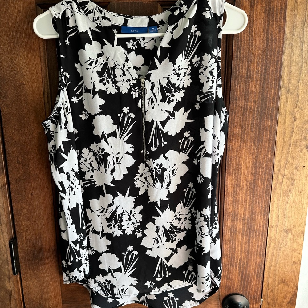 Apt. 9 Black and White Floral Zip-Front Blouse